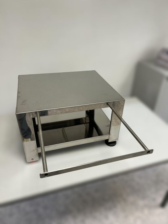 Table avec bras support de bacs pour sécheuse Mistral